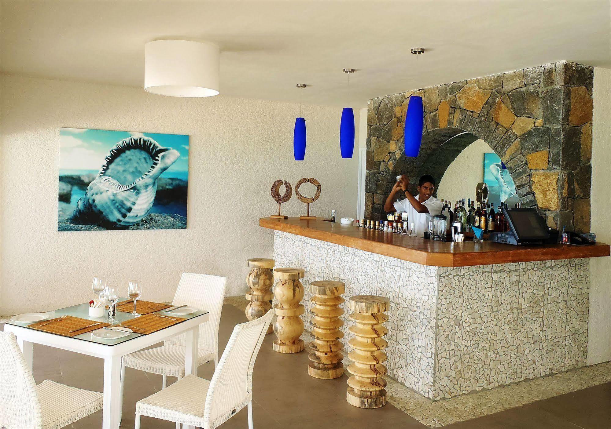 Astroea Beach Hotel (Adults Only) Блу-Бей Екстер'єр фото